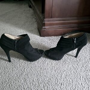 Womens black bootie heels. Size 8